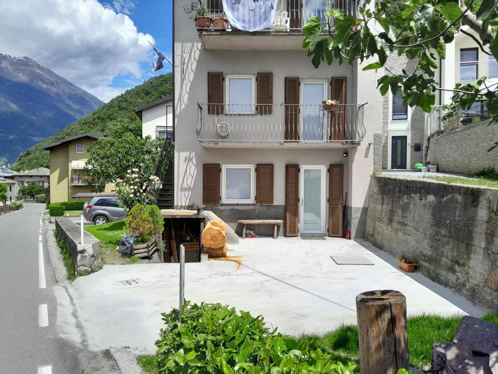 Ca Marasciol A 5 Minuti Dal Trenino Rosso Del Bernina Express Hotel Villa di Tirano Luaran gambar