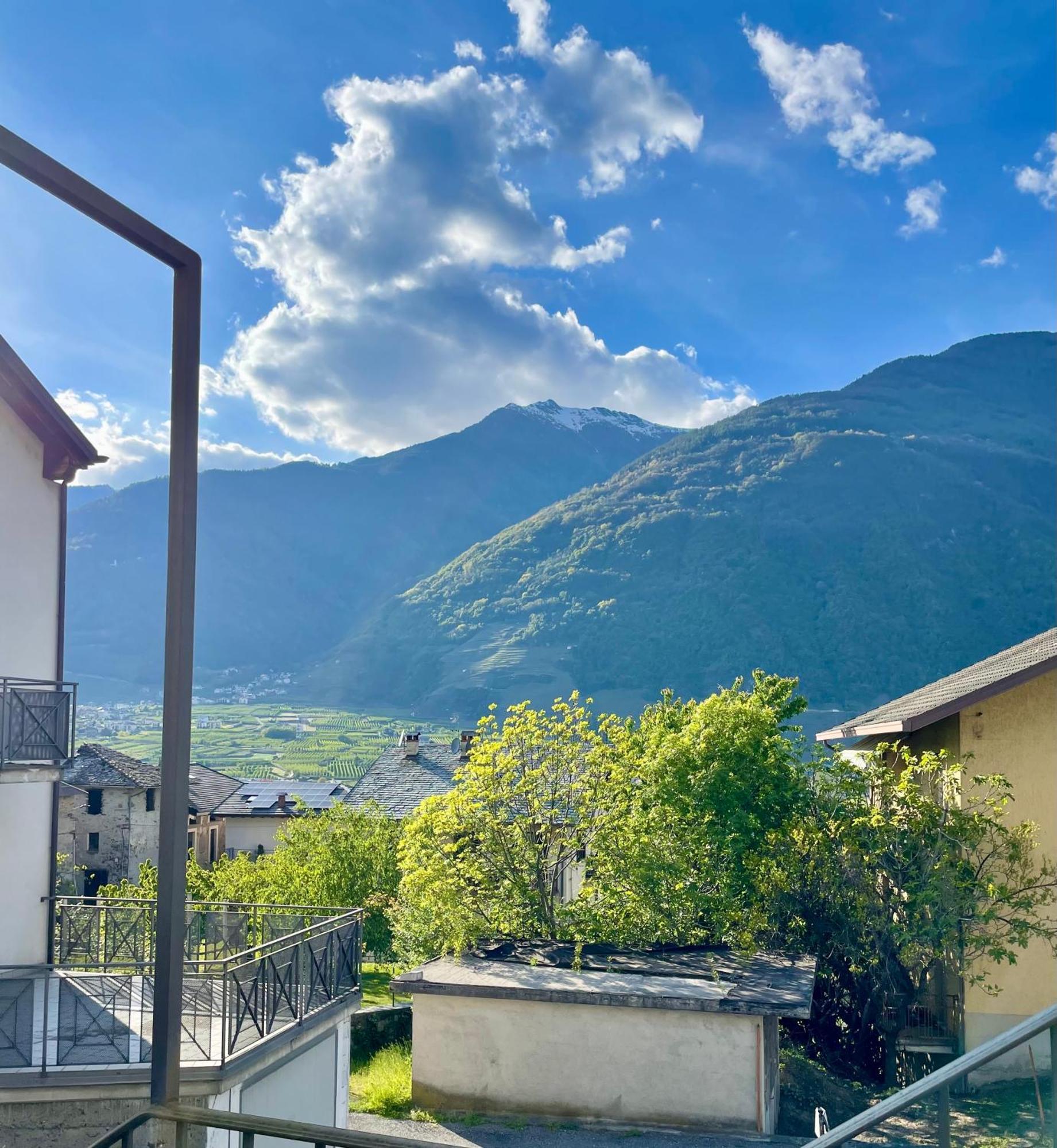 Ca Marasciol A 5 Minuti Dal Trenino Rosso Del Bernina Express Hotel Villa di Tirano Luaran gambar
