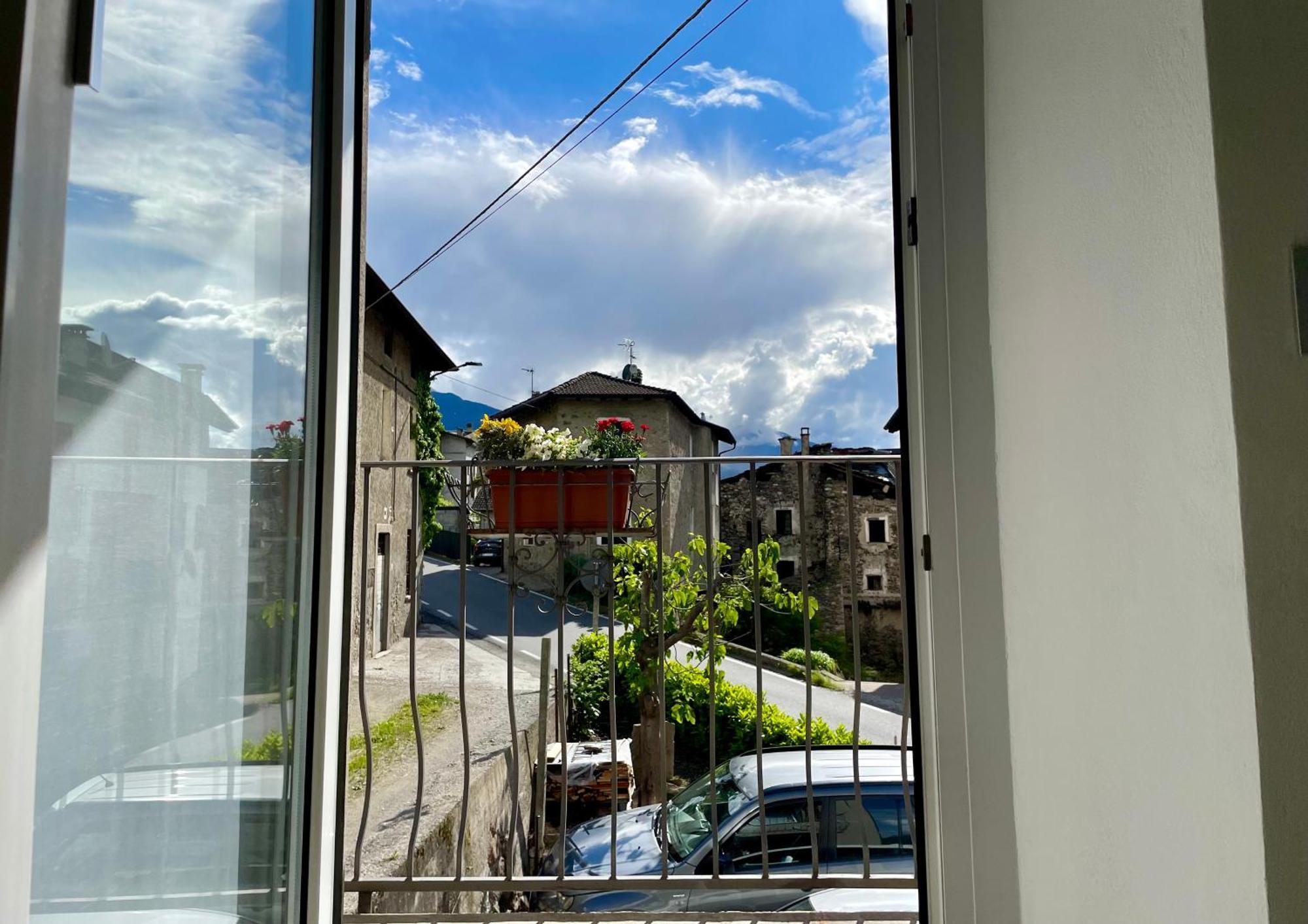 Ca Marasciol A 5 Minuti Dal Trenino Rosso Del Bernina Express Hotel Villa di Tirano Luaran gambar