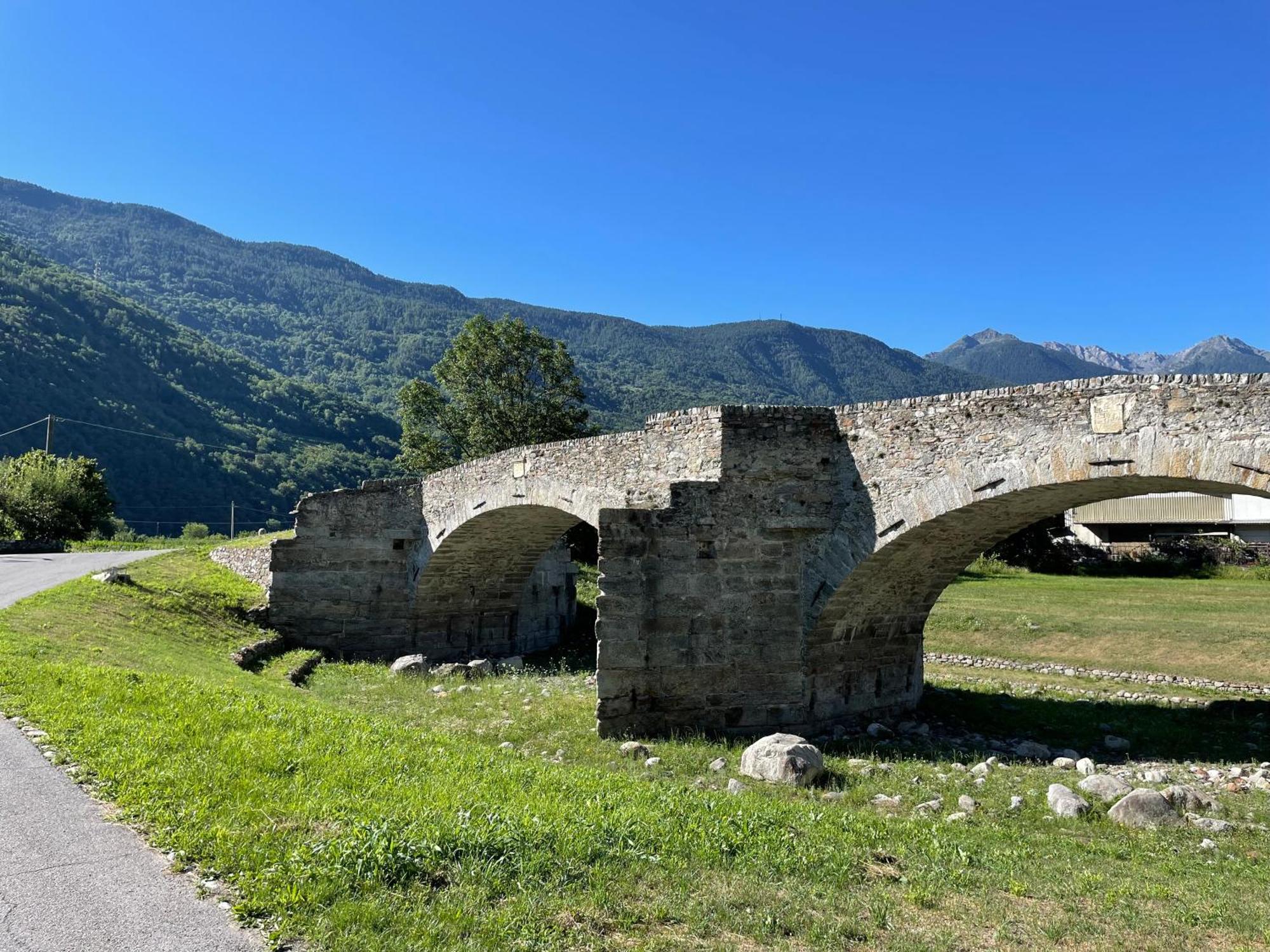 Ca Marasciol A 5 Minuti Dal Trenino Rosso Del Bernina Express Hotel Villa di Tirano Luaran gambar
